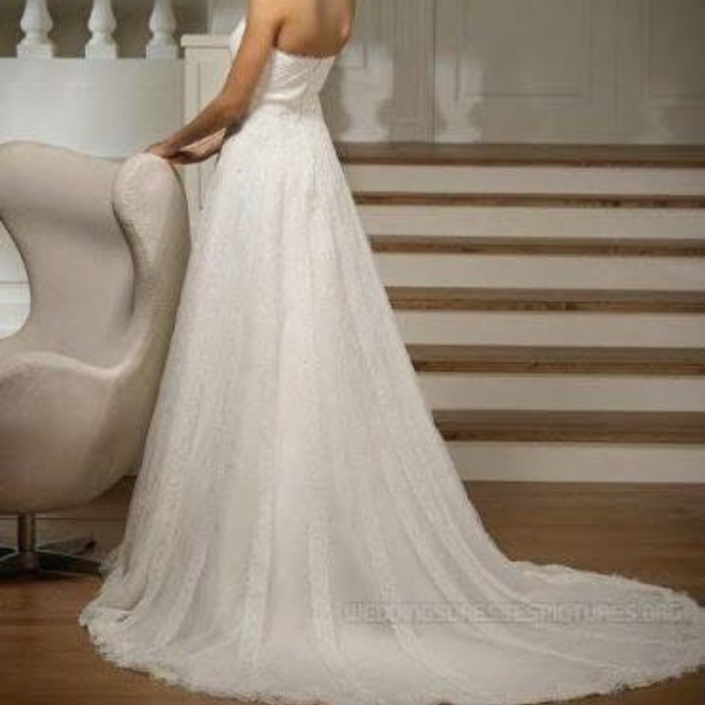 Pronovias Raidis